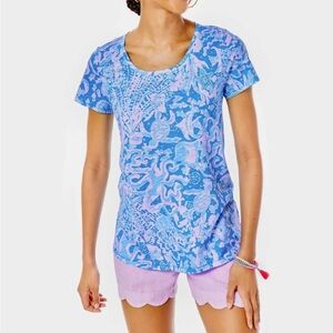Lilly Pulitzer Etta Scoop Neck Tee in Boca Blue Sea What I Sea Print
